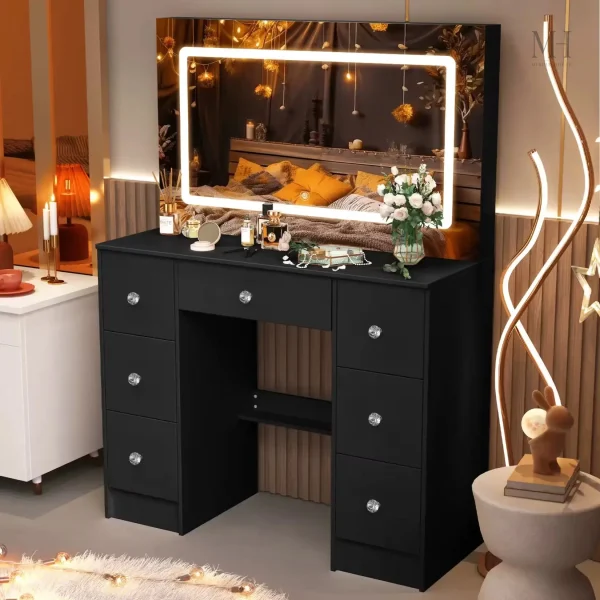 Meuble noir pour un coin beauté stylé