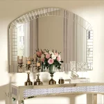 Miroir mural avec finition soignée pour un look contemporain