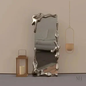 Miroir sur pied élégant, finition métal liquide