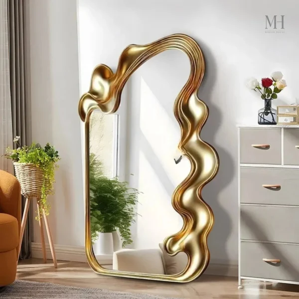Grand Miroir Design Doré pour Intérieur Élégant
