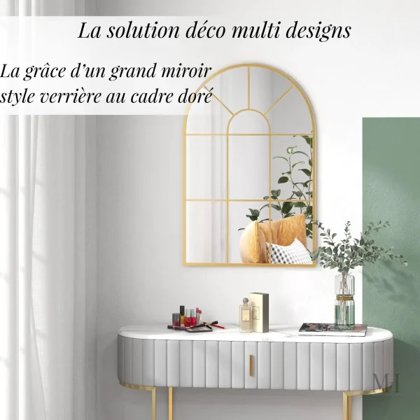 Miroir sobre et intemporel en finition dorée