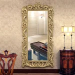 Miroir décoratif en bois sculpté au design classique