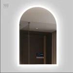 Miroir lumineux à arche pour une salle de bain élégante