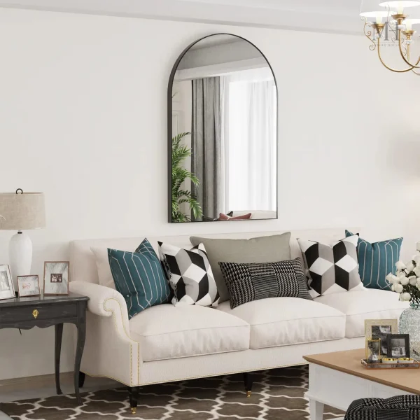 Miroir en forme arquée pour une touche chic