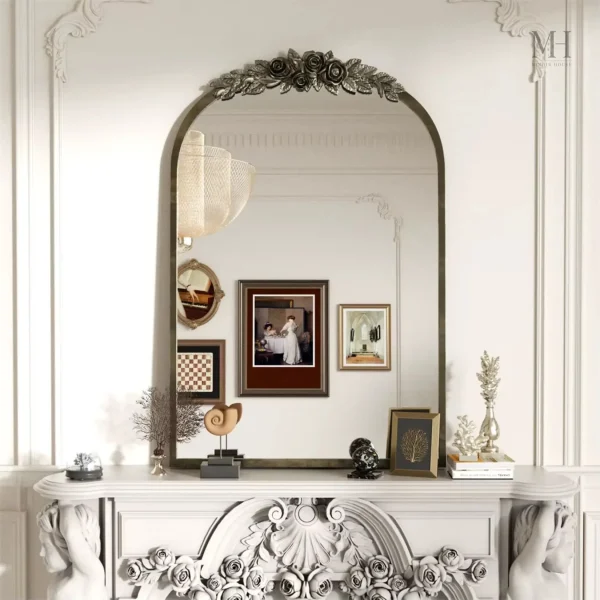 Miroir baroque doré, ajout classique à votre déco
