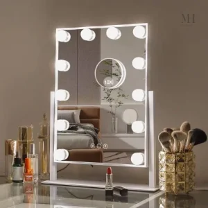 Miroir lumineux pour retouches de maquillage faciles