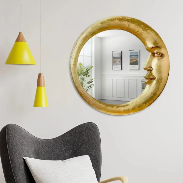 Miroir doré à la forme de lune pour intérieur chic