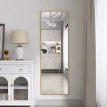Grand miroir doré, accessoire de décoration polyvalent