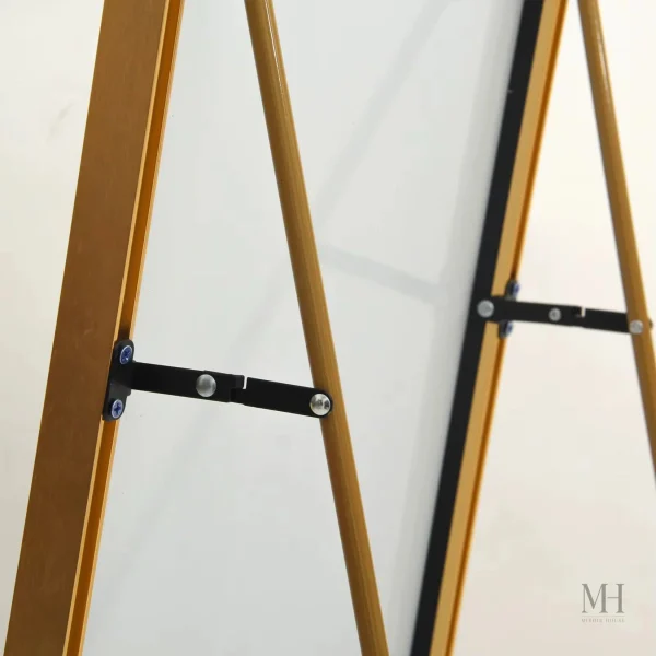 Miroir décoratif doré, ajout chic à votre espace