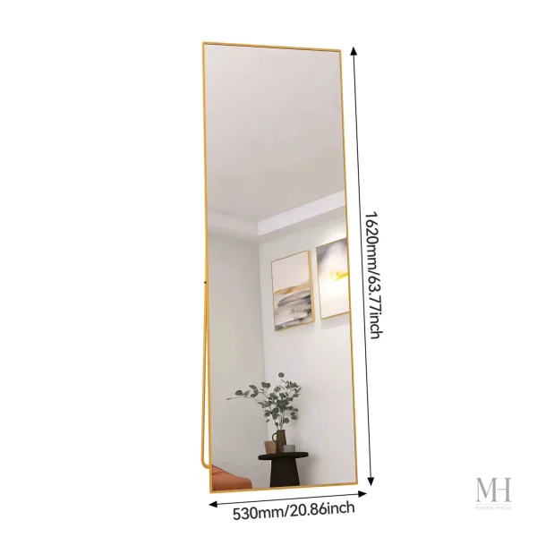 Miroir doré, pièce maîtresse pour la chambre ou le salon