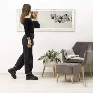 Miroir en Bois Blanc au Design Baroque