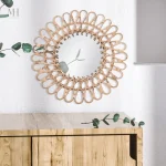 Miroir artisanal en forme de fleur pour un intérieur zen