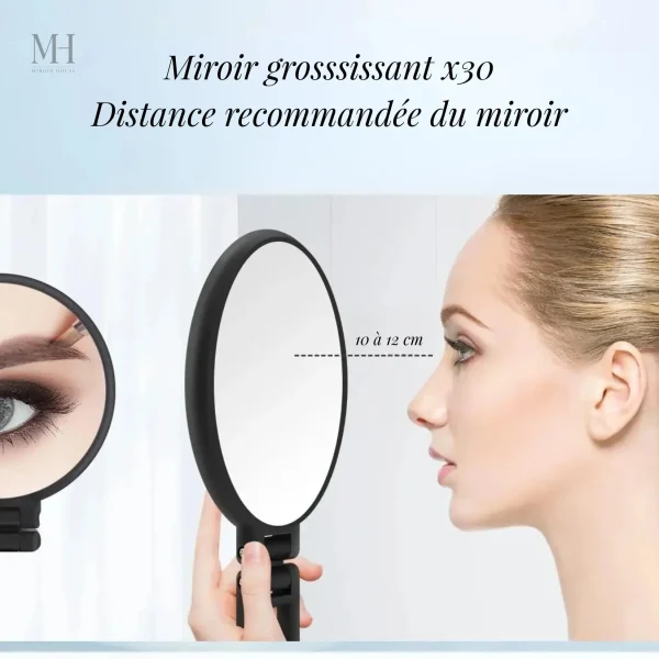 Miroir double face pour un maquillage précis et détaillé