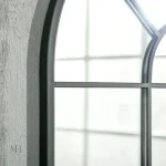 Miroir Noir au Style Minimaliste