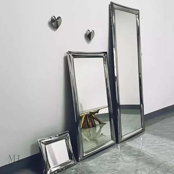 Miroir sur pied DORIAN, pièce maîtresse décorative