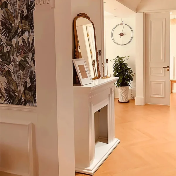 Miroir doré au design sophistiqué pour votre intérieur
