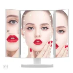 Miroir triptyque pour une vue complète du visage