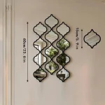 Miroir design noir avec cadre arabesque, style marocain