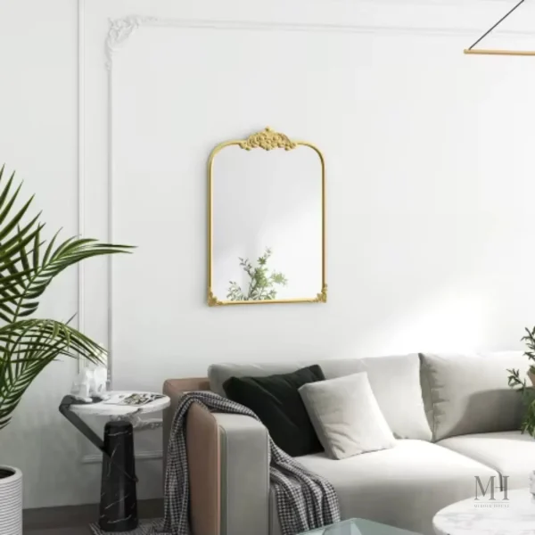 Miroir rectangulaire avec moulure dorée