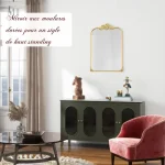 Miroir à moulure dorée, touche de luxe