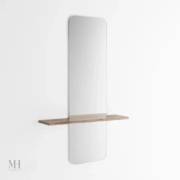 Grand miroir mural pour un intérieur lumineux