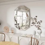 Miroir mural au style artistique et distinctif