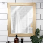 Miroir rectangulaire doré, design élégant et pratique