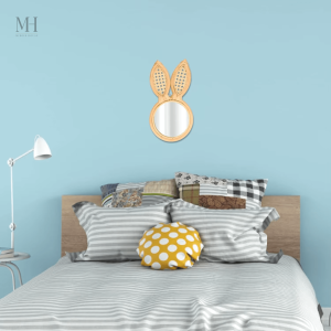 Miroir en rotin avec oreilles de lapin, design ludique