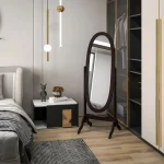 Miroir sur pied avec finition bois élégante
