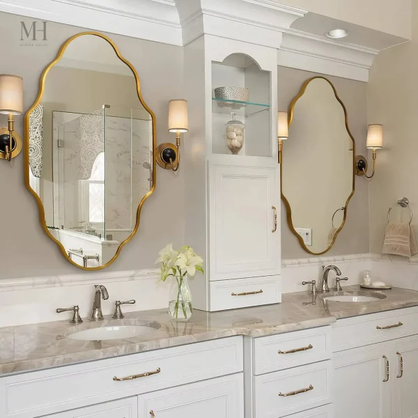 Miroir contemporain sur mesure pour une salle de bain élégante