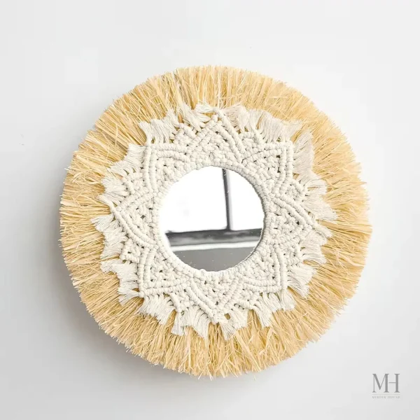 Miroir en Bois avec finition macramé élégante