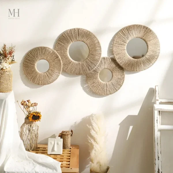 Miroir rond en rotin au design naturel
