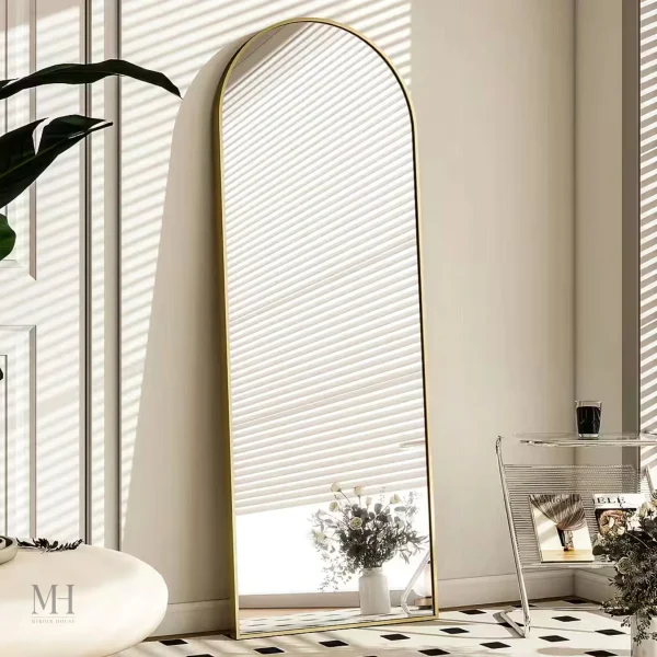miroir-sur-pied-arrondi-1 Miroir sur pied doré arrondi plein hauteur 52x160 cm