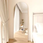 Miroir décoratif doré, reflet parfait d'un style contemporain