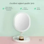 Miroir réglable avec lumière pour un make-up optimal