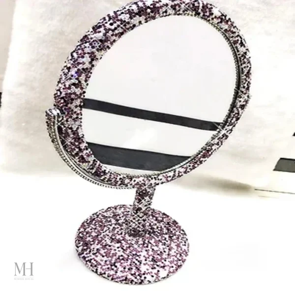 Miroir de beauté avec strass pour un effet glamour