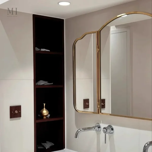 Miroir mural élégant en triptyque doré