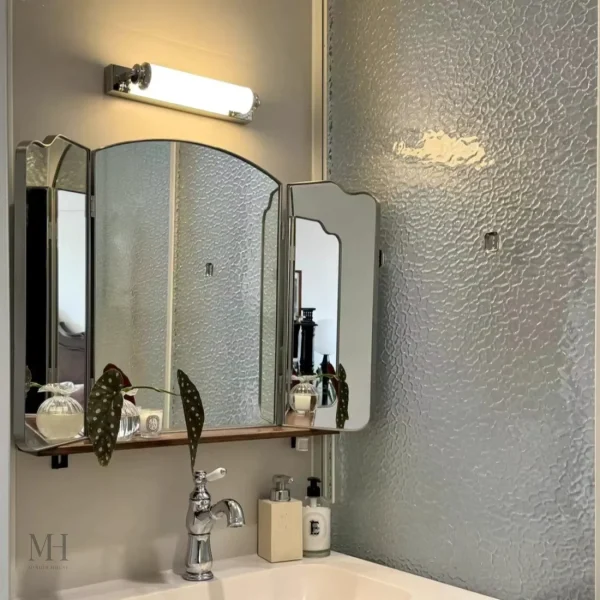 Miroir triptyque pour luminosité et élégance