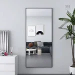 Grand miroir décoratif à poser au sol