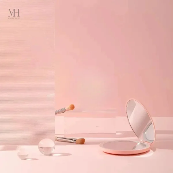 Miroir de poche pratique pour un make-up impeccable